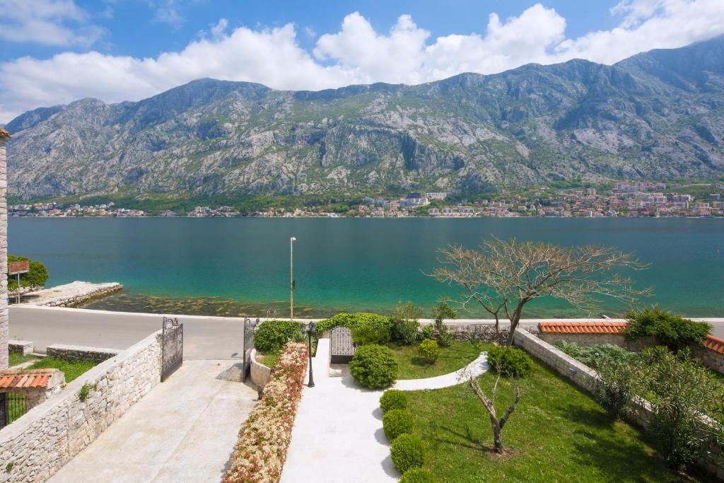 Гостевой дом Palazzo Banicevic Luxury Rooms Котор