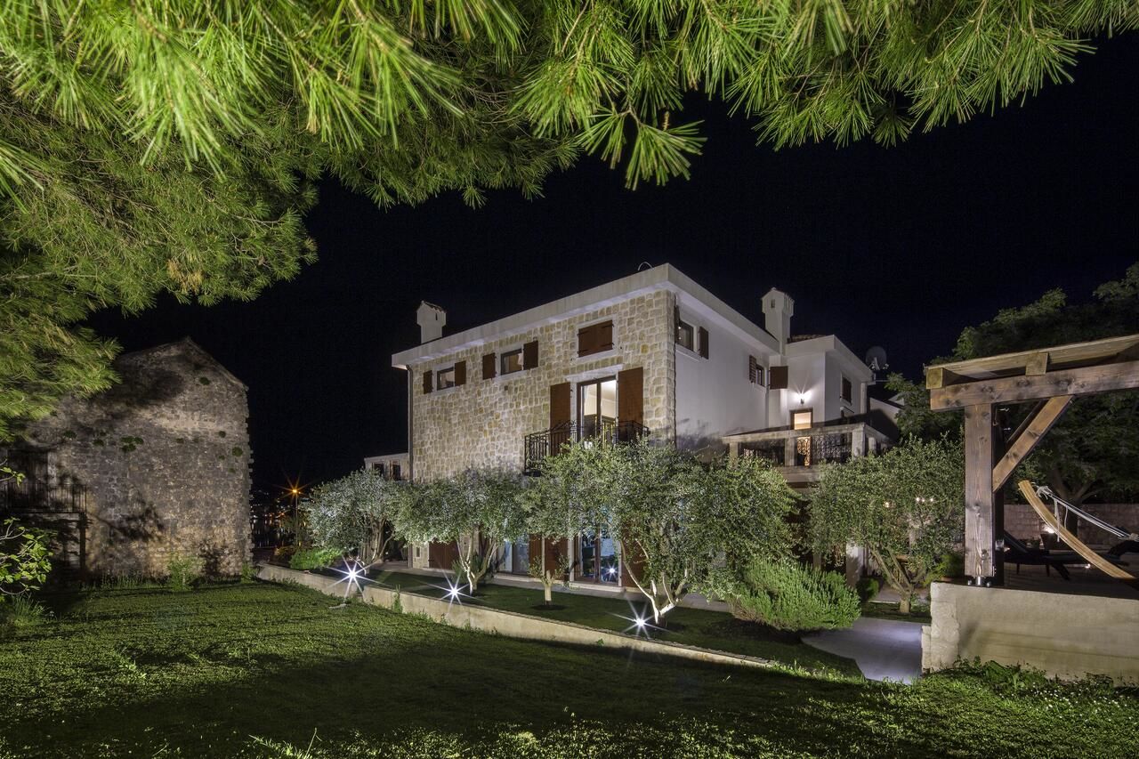 Гостевой дом Palazzo Banicevic Luxury Rooms Котор