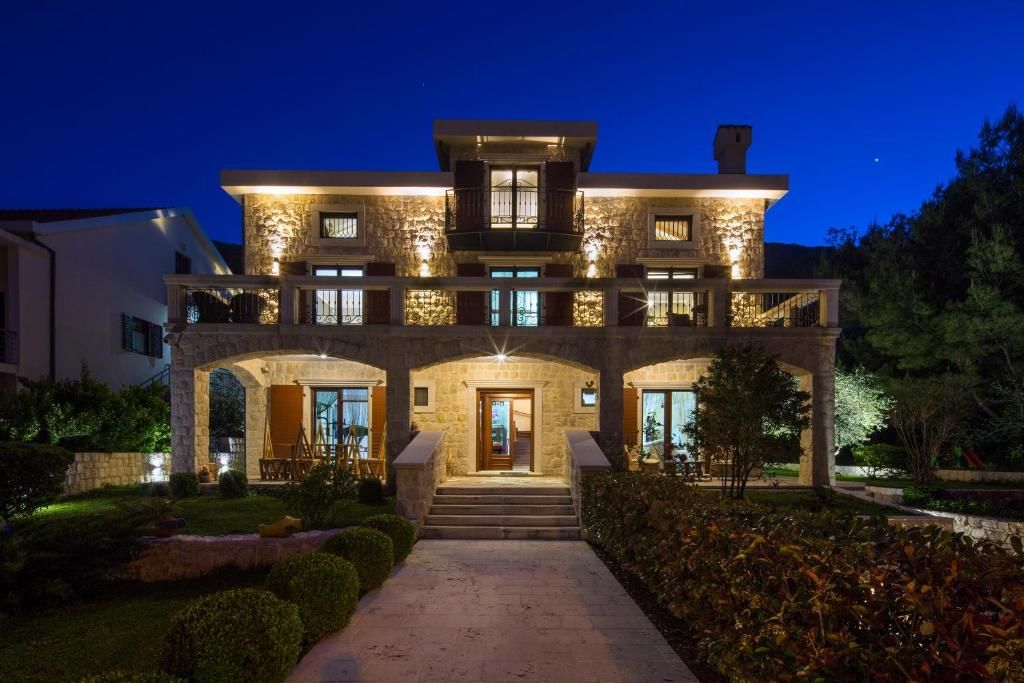 Гостевой дом Palazzo Banicevic Luxury Rooms Котор