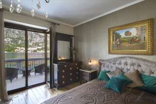 Гостевой дом Palazzo Banicevic Luxury Rooms Котор Номер с кроватью размера "king-size" и гидромассажной ванной-12