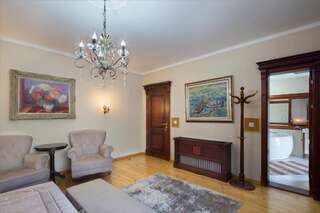 Гостевой дом Palazzo Banicevic Luxury Rooms Котор Номер с кроватью размера "king-size" и гидромассажной ванной-25