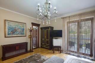 Гостевой дом Palazzo Banicevic Luxury Rooms Котор Номер с кроватью размера "king-size" и гидромассажной ванной-26