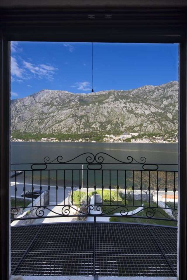 Гостевой дом Palazzo Banicevic Luxury Rooms Котор-12