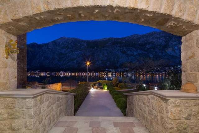 Гостевой дом Palazzo Banicevic Luxury Rooms Котор-83