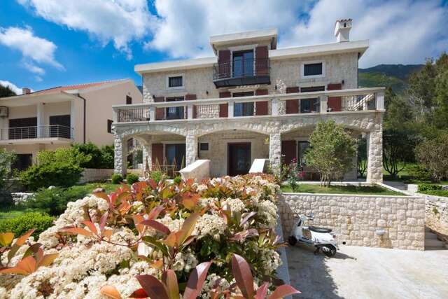 Гостевой дом Palazzo Banicevic Luxury Rooms Котор-89