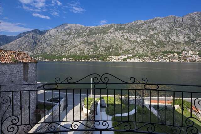 Гостевой дом Palazzo Banicevic Luxury Rooms Котор-11